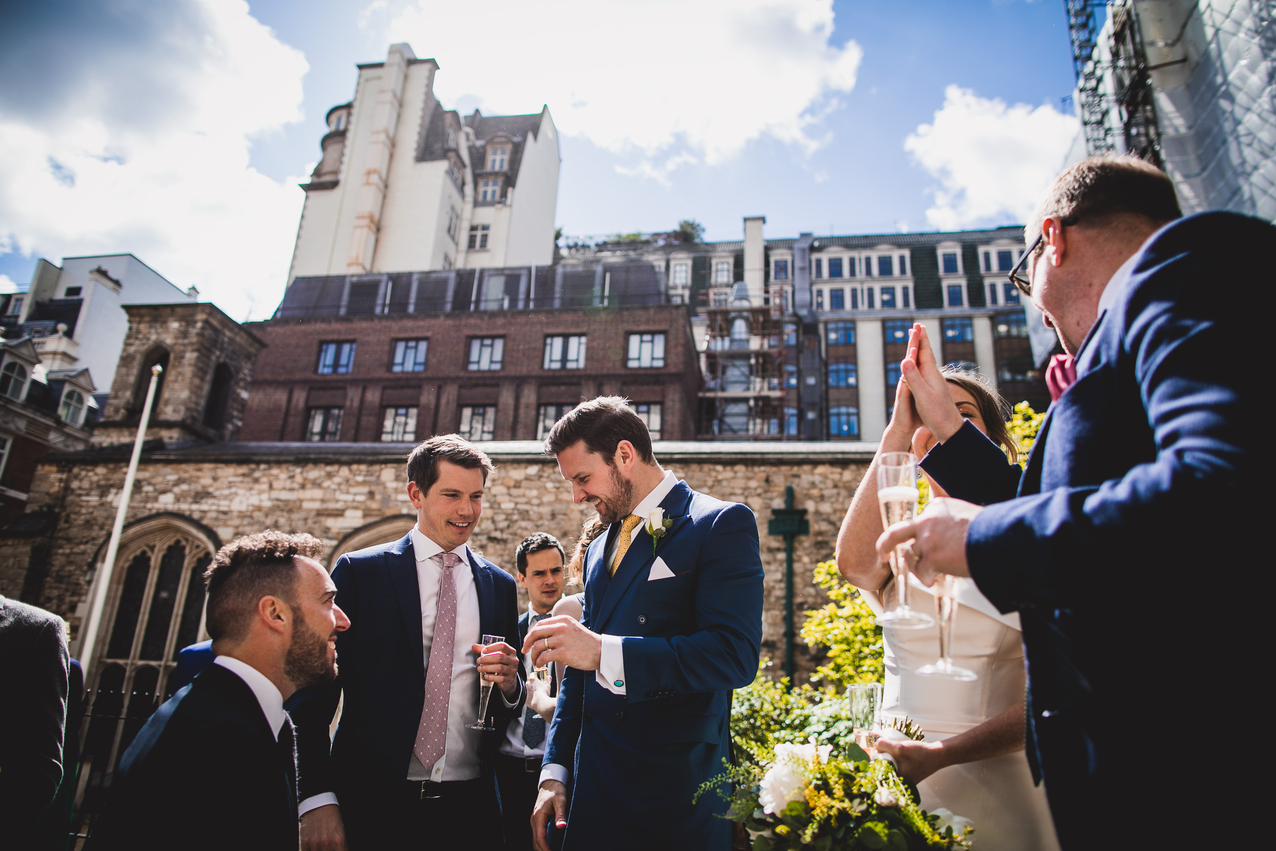 London bride and wedding photographer captures beautiful wedding photos.